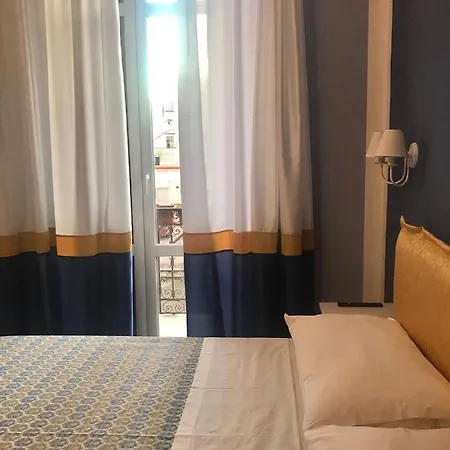 I Due Teatri Nocleg ze śniadaniem *